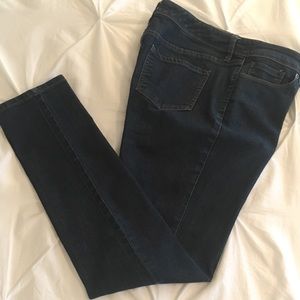 STYLE STEAL! Limited Dark Wash Skinny Leg 917 Jean